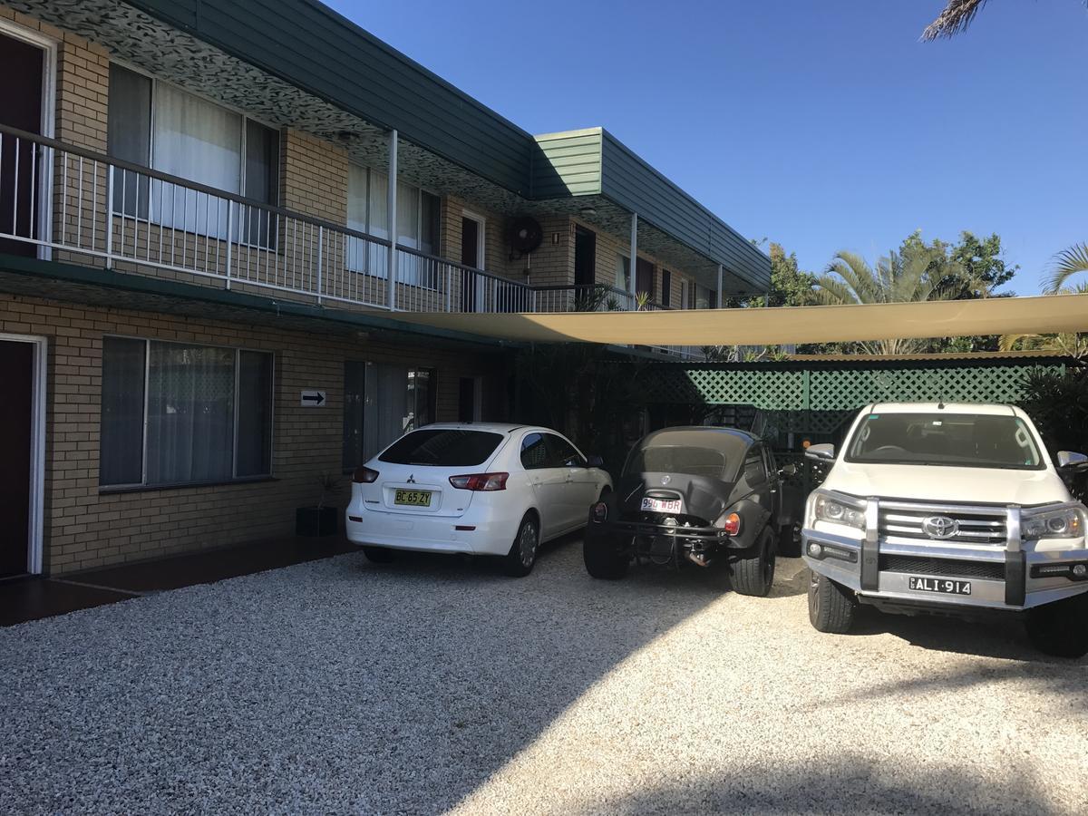 Queenslander Motel โกลด์โคสต์ ภายนอก รูปภาพ