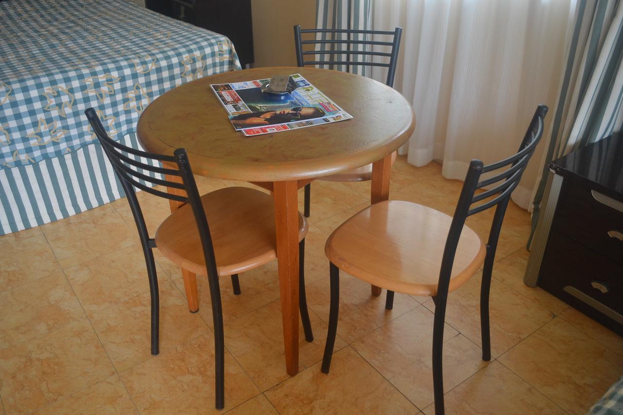 Queenslander Motel โกลด์โคสต์ ภายนอก รูปภาพ