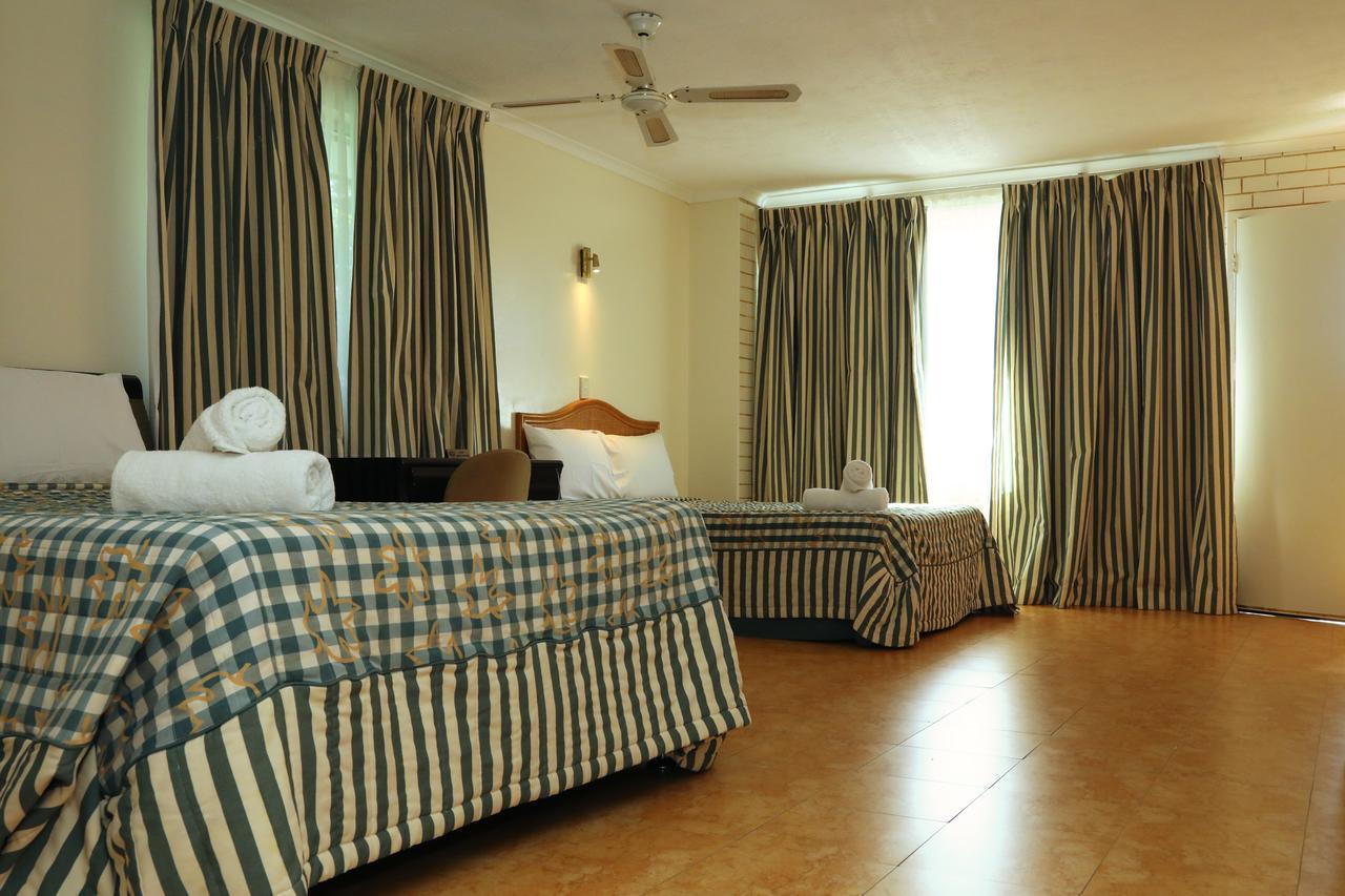 Queenslander Motel โกลด์โคสต์ ภายนอก รูปภาพ