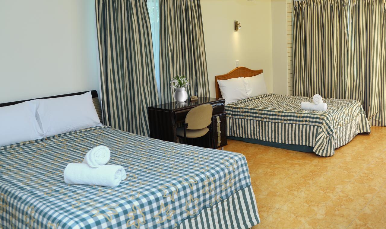 Queenslander Motel โกลด์โคสต์ ภายนอก รูปภาพ