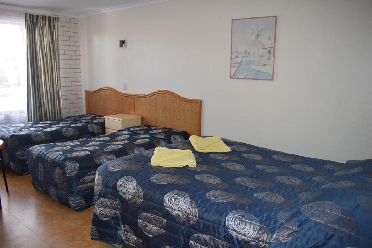Queenslander Motel โกลด์โคสต์ ภายนอก รูปภาพ