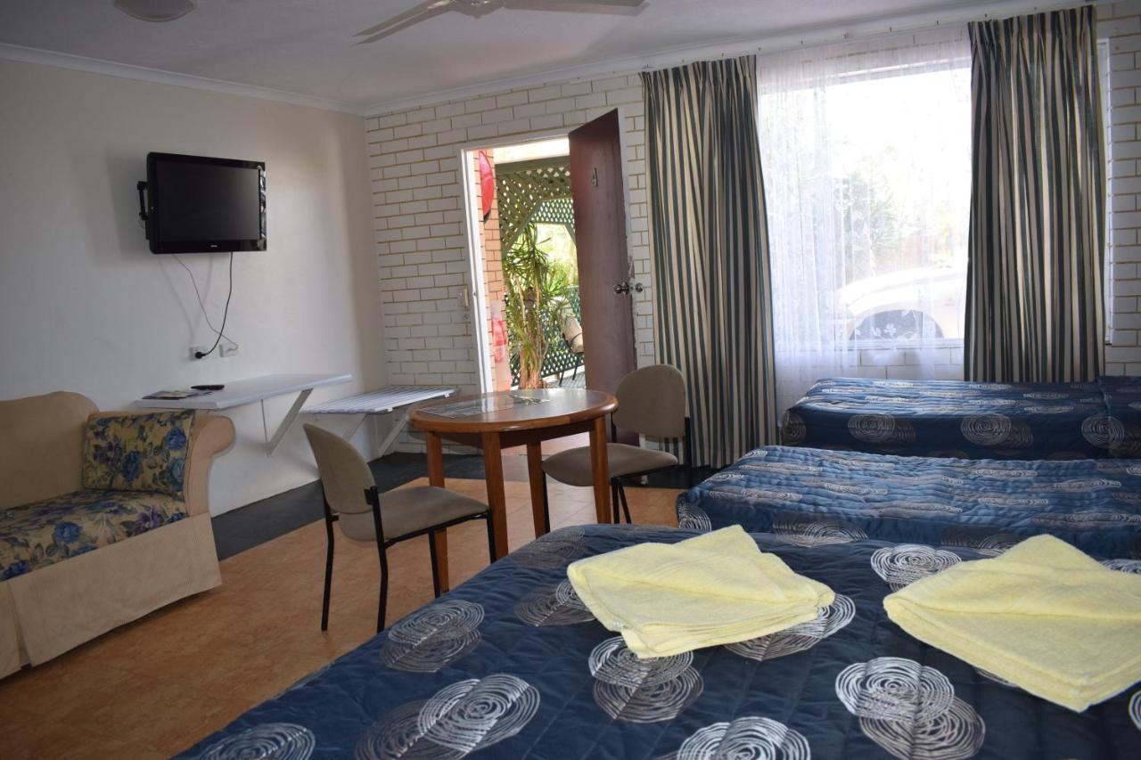 Queenslander Motel โกลด์โคสต์ ภายนอก รูปภาพ