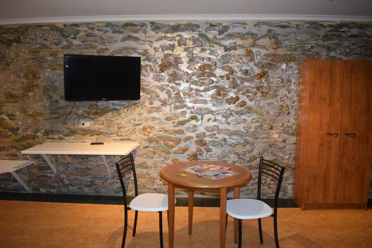 Queenslander Motel โกลด์โคสต์ ภายนอก รูปภาพ