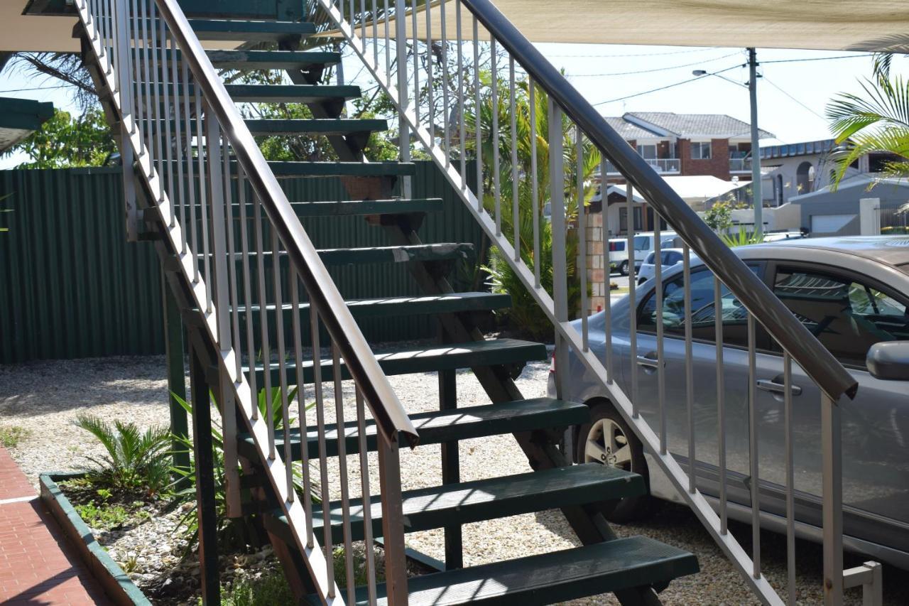 Queenslander Motel โกลด์โคสต์ ภายนอก รูปภาพ