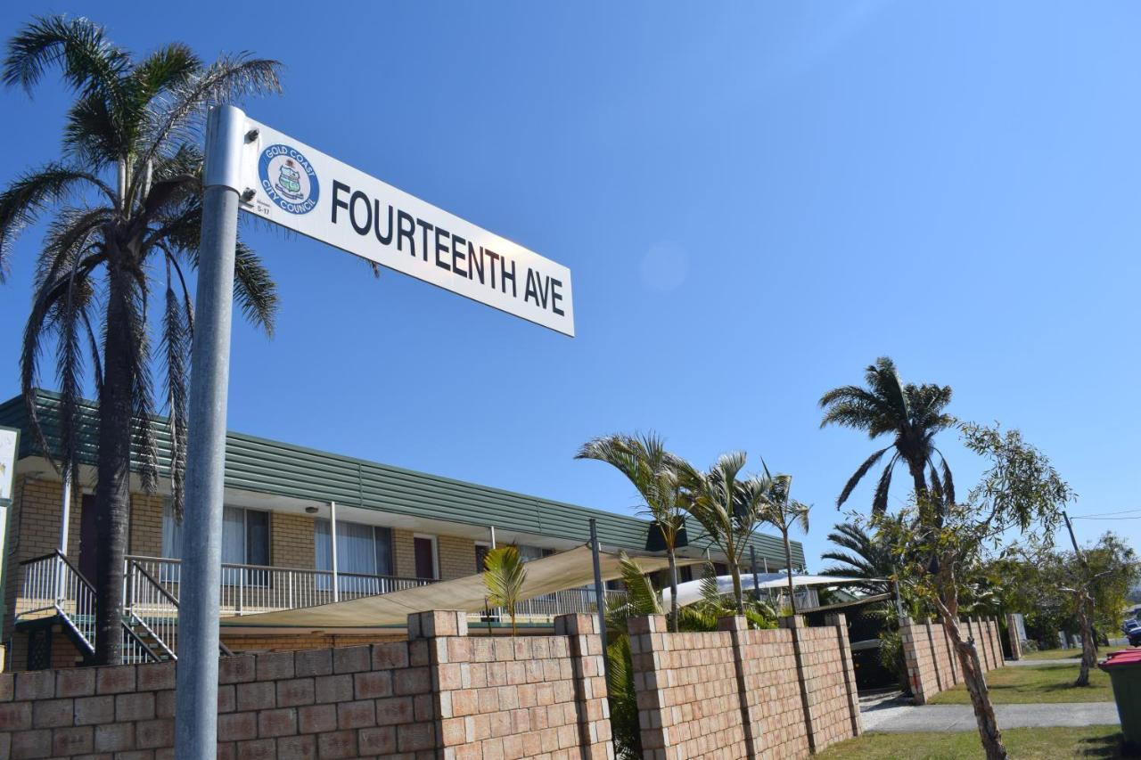 Queenslander Motel โกลด์โคสต์ ภายนอก รูปภาพ
