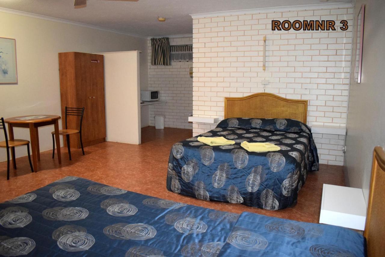 Queenslander Motel โกลด์โคสต์ ภายนอก รูปภาพ